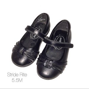 Stride Rite Black Mary Janes 5.5 Medium
